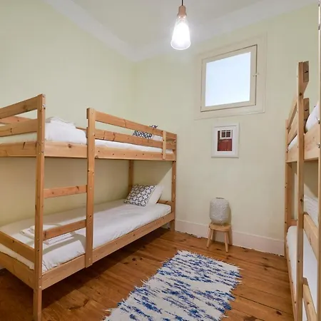 Renovated Spacious Baixa Apartment, By Timecooler Apartman *