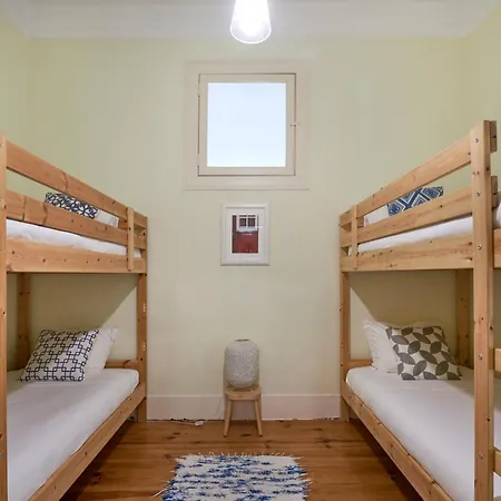 Renovated Spacious Baixa Apartment, By Timecooler Apartman Lisboa