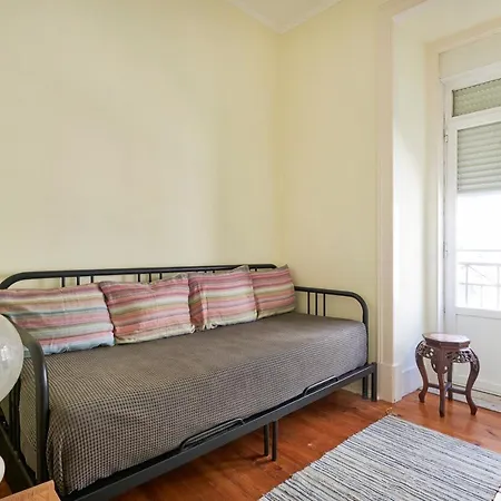 Renovated Spacious Baixa Apartment, By Timecooler Apartman