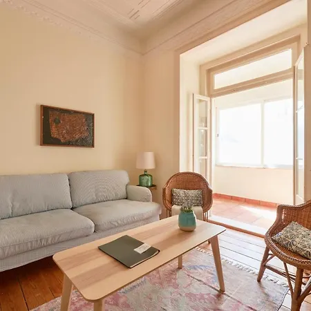 Renovated Spacious Baixa Apartment, By Timecooler Lisbon