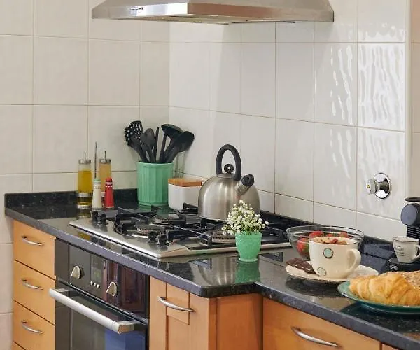 Renovated Spacious Baixa Apartment, By Timecooler *