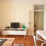 Renovated Spacious Baixa Apartment, By Timecooler Apartmán