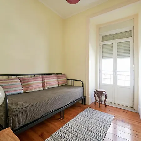 Renovated Spacious Baixa Apartment, By Timecooler Apartament *