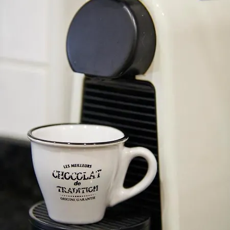 Renovated Spacious Baixa Apartment, By Timecooler * Lizbona