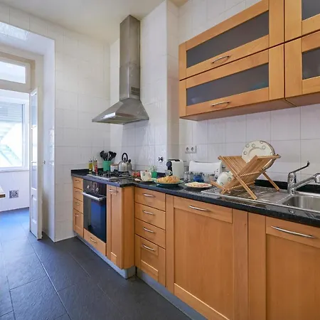 Renovated Spacious Baixa Apartment, By Timecooler