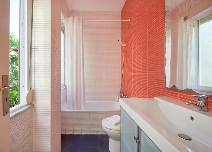 Renovated Spacious Baixa Apartment, By Timecooler 公寓 *